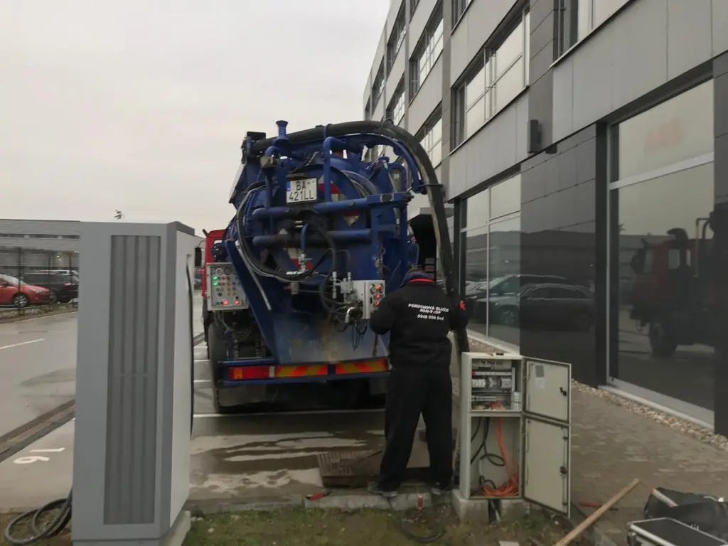 Servisný zásah technika